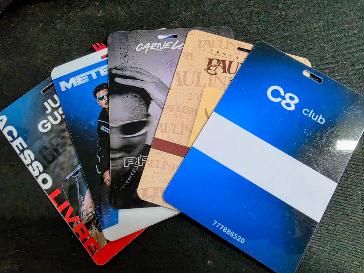Crachás personalizados